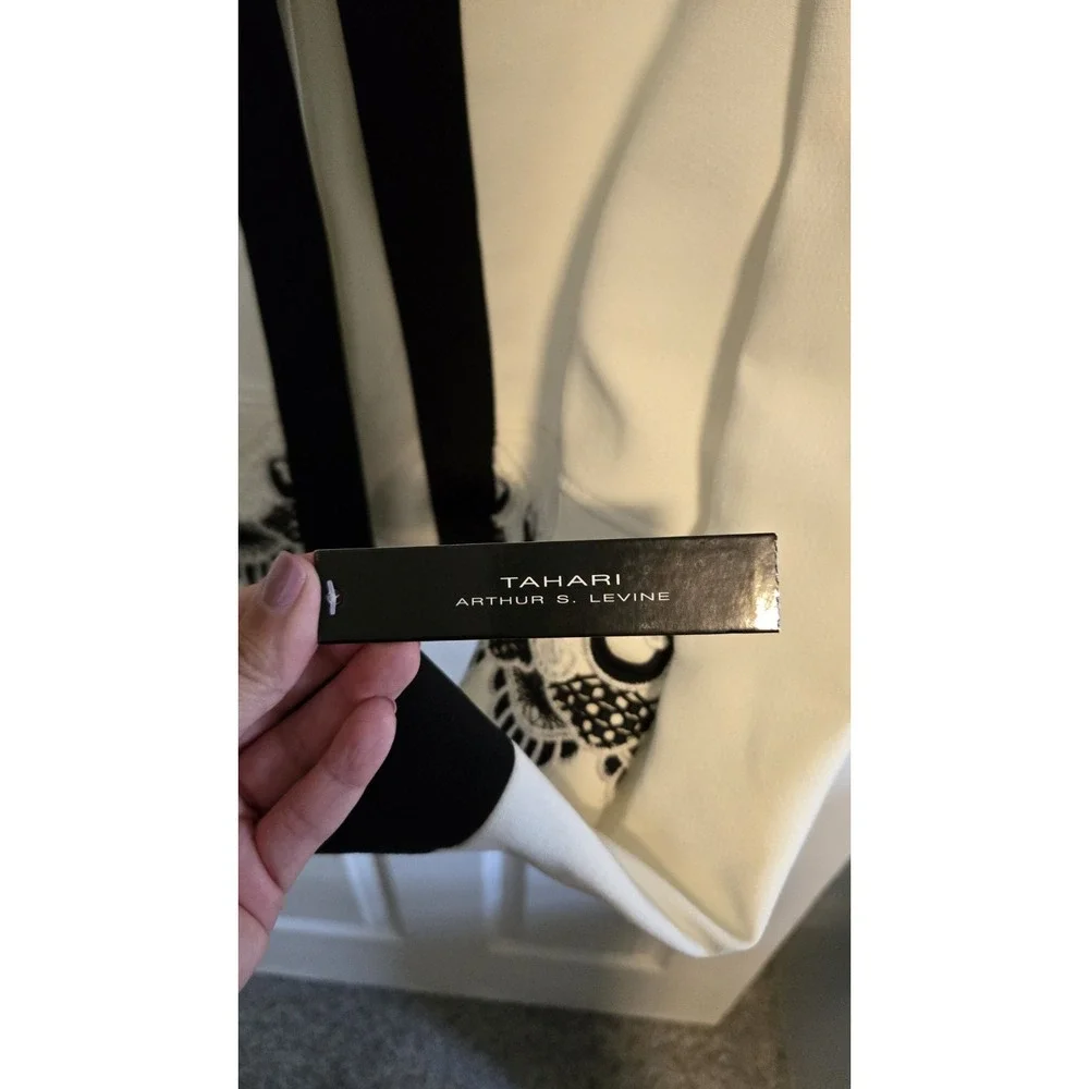 Tahari Arthur S. Levine Women's Jacket Size 8 White Black Lace Trim Career - Picture 2 of 7